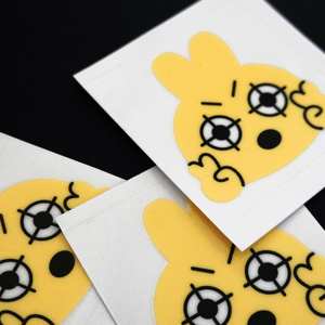 Pegatina de transferencia UV impermeable brillante colorida 3D para tazas tamaños personalizados se adapta a superficies planas/curvas - Product Image 3