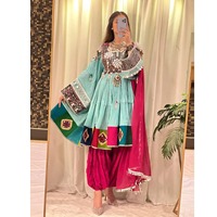 Vestido Tradicional Afgano Kuchi Azul Claro con Bordado a Mano, Detalles de Espejo y Monedas en el Escote, Mangas Largas