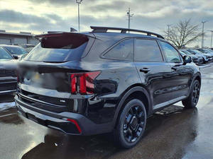 Sorento X-Line SX Prestige 4WD 2024 Negro Brillante, Auto Usado con Techo Solar, Encendido Remoto, Asientos de Cuero, Automático, Llantas de Aleación, Volante a la Izquierda - Product Image 6