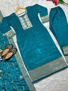 Ropa Exclusiva de India y Pakistán, Traje Salwar Kameez de Seda de Alta Calidad, Estilo Étnico Pakistaní con Mangas Largas y Dupatta - Product Image 4