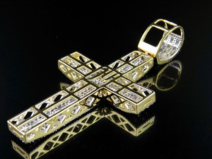 Colgante de diamante de moissanita estilo cruz cristiana de lujo personalizado en plata S925, el mejor regalo de compromiso de boda para hombres y mujeres - Product Image 5