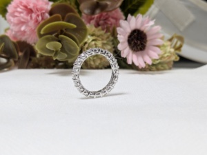 Anillo de compromiso y aniversario de lujo de plata de ley 925 con moissanita para mujer, banda de eternidad con engaste de púas, a la moda - Product Image 6