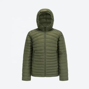 Chaqueta con Capucha Acolchada Impermeable y Transpirable con Cremallera, Directo de Fábrica al por Mayor, para Invierno, Snowboard, Aire Libre, Personalizable, MOQ Bajo - Product Image 4