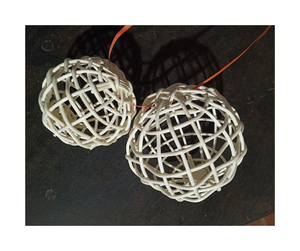 Grande quantité de boules en rotin naturel, magnifiques boules en rotin faites à la main pour la décoration intérieure, légères, parfaites pour l'exportation en gros - Product Image 2