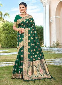 Saree en soie royale et riche de Banarasi Beaux vêtements indiens et pakistanais imprimés numériquement - Product Image 2