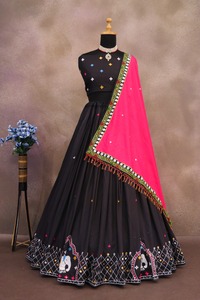 <b>Flared</b> Lehenga Choli for Women Chaniya Choli With Dupatta Gujarati Festive Dress Navratri Lehenga for Women Gift for Her - Product Image 2