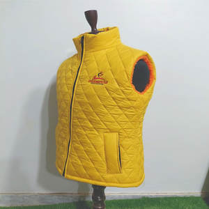 Gilet matelassé chauffant sans manches personnalisé OEM pour homme, veste solide d'extérieur avec capuche, noir, aspect brillant - Product Image 5