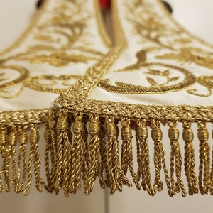 Estola Litúrgica Dorada Bordada Clásica Blanca Premium para Sacerdote, Vestimenta de Iglesia, Misa Cristiana, Ornamentada, Unisex para Adultos - Product Image 3
