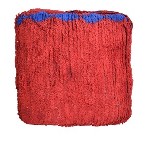 Pouf carré en tissu shaggy marocain rouge et bleu, coussin ottoman en coton, siège moelleux moderne multifonctionnel pour salon, chambre et mariage - Product Image 2