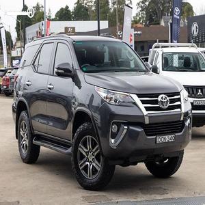 ¡Oferta Imperdible! Toyota Fortuner 2015 Súper Limpio, Tracción en las Cuatro Ruedas, Automático, Gris Metálico, SUV de Lujo - Product Image 1