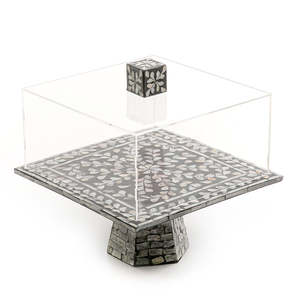 Support à gâteau de forme carrée en nacre blanche avec présentoir à gâteau dôme en acrylique pour la décoration de mariage et de fête Utilisation - Product Image 5