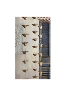 Cadena de lluvia de metal hecha a mano para diseño exterior del hogar con atractivo estético Vintage para accesorios de jardín de lujo - Product Image 1