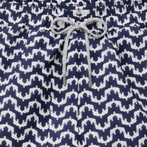 Shorts de bain recyclés pour hommes, imprimé géométrique bleu, séchage rapide, vêtements de plage avec taille élastique, poches à cordon - Product Image 3