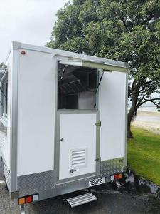 Food Truck Mobile Food Catering Trailer Totalmente equipado al aire libre Mobile Beer Ice Cream Coffee Carts Food Trailers Totalmente equipados - Product Image 4