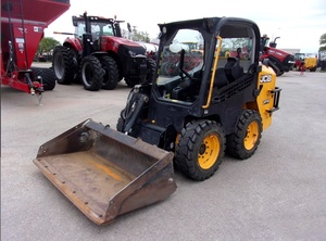 Transacition rapide et facile, JCB 210 d'occasion en bon état, avec chenilles fermées, attache rapide et moteur diesel, à vendre - Product Image 2