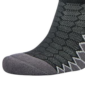 2025 Winter Sports Custom Athletic Socks High Quality Polyester <b>Cushion</b> Bottom Crew Soccer Grip <b>Letter</b> Pattern Seamless - Product Image 5