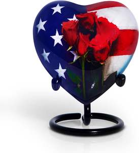 Drapeau américain Urne funéraire en forme de cœur Urne funéraire Cendres Souvenir pour humains et animaux de compagnie Urnes commémoratives Urnes sur pied en métal durable - Product Image 1