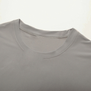 เสื้อยืดถักสำหรับผู้ชายคุณภาพพรีเมียม ทันสมัยและสวมใส่สบาย ดีไซน์ใหม่ สไตล์ลำลอง เนื้อผ้าซับเหงื่ออย่างดีเยี่ยม - Product Image 3