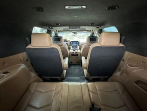 Cadillacccsss GCC Platinum 2018, toutes options, véhicule d'occasion haut de gamme avec volant à gauche et sièges en cuir, vente saisonnière en promotion - Product Image 3