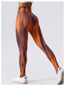 Conjunto personalizado de 2 piezas de entrenamiento para gimnasio para mujer, mallas sin costuras con tinte de corbata, Sujetador deportivo, ropa deportiva de Yoga hueca, logotipo posicionado en la cintura - Product Image 2