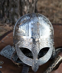 Casque Viking médiéval armure Vendel casque gravé en acier avec chaîne Viking fait à la main cadeaux casque - Product Image 6