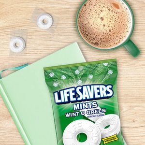 LIFE SAVERS Mints Wint-O-Green Caramelos Duros a Granel, Caramelos Duros, Rollos Individuales Envueltos, 0.84 Onzas, Caja de 20 Unidades - Product Image 3