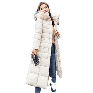 แจ็กเก็ตขนเป็ดหนาของผู้หญิง OEM พร้อมคอปกขนสัตว์ที่ถอดออกได้ผ้าระบายอากาศได้ดีสำหรับสวมใส่ในฤดูหนาว - Product Image 2