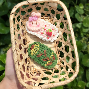 Pinces à cheveux au crochet faites à la main-Ajoutez de la chaleur et du style à vos cheveux - Product Image 4