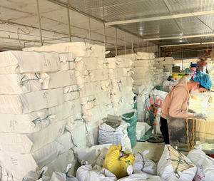 Round Smooth Wood <b>Disposable</b> <b>Chopsticks</b> - Product Image 5