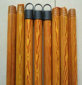 Mango de escoba de madera de eucalipto con revestimiento de grano de madera de PVC, duradero y elegante para uso doméstico e industrial - Product Image 3