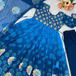 DESIGNER PARTY WEAR LOOK ROBE AVEC PANTALON ET BRODERIE TRAVAIL - Product Image 1