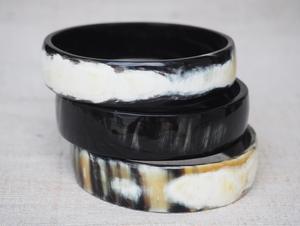 Bracelets en corne de buffle naturelle, fabrication artisanale de bijoux en corne de buffle - Product Image 3