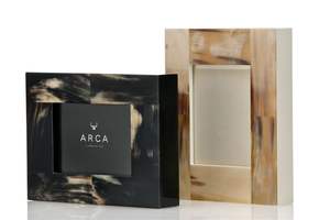 Marco de fotos de cuerno tradicional hecho a mano por artesanos expertos, perfecto para interiores inspirados en el patrimonio y colecciones de regalos - Product Image 2