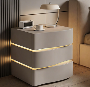 Mesa de Noche Moderna con 3 Cajones y Tira de Luz LED, Mueble de Dormitorio con Gran Capacidad de Almacenamiento, Envío Rápido - Product Image 1