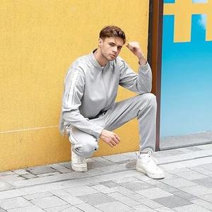 ชุดจ็อกเกอร์ผู้ชายโลโก้สั่งทำเป็นพิเศษ เป็นมิตรกับสิ่งแวดล้อม ผ้าฝ้าย 100% แห้งเร็ว สวมใส่สบาย เหมาะสำหรับออกกำลังกาย ชุดกีฬาสำหรับฝึกซ้อม ชุดวอร์มฤดูใบไม้ผลิ - Product Image 4