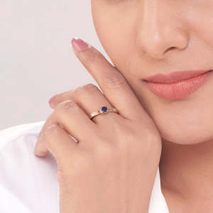 นาฬิกาแหวนแฟชั่นสแตนเลสสตีลชุบทอง 18k - ดีไซน์ฝังตัวเลขสุดอินเทรนด์ - Product Image 2