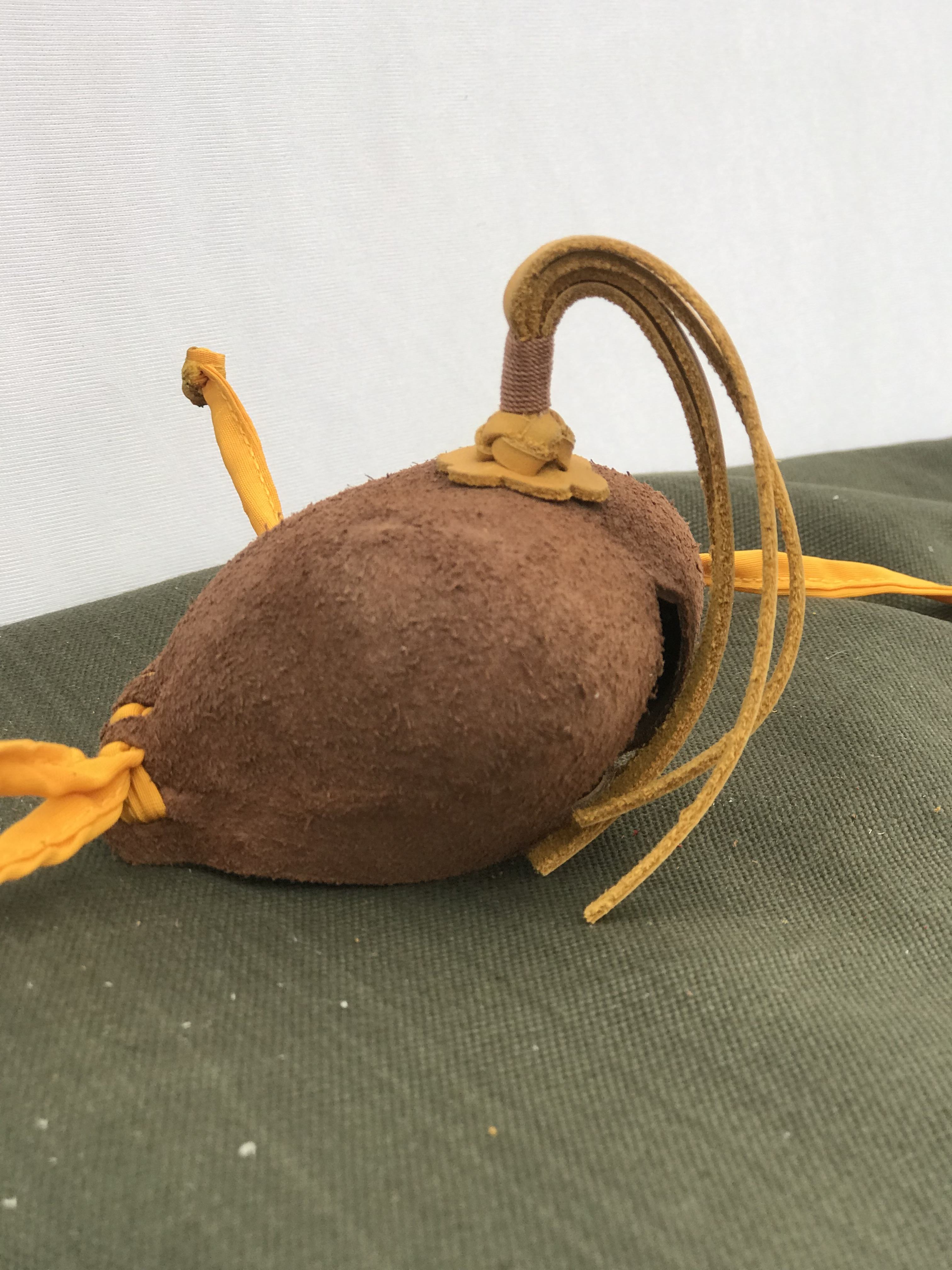 สีน้ำตาลเข้ม