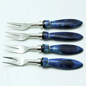 Ensemble de 4 fourchettes en acier inoxydable avec manches en bois, design luxueux, passe au lave-vaisselle, poli à la main - pour les fêtes, les dîners, table élégante - Product Image 6