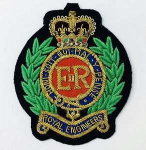 Insignias de Lujo Bordadas a Mano, Parches de Tela de Fieltro con Hilo Metálico Hechos a Medida, Insignias de Botones de Seda al por Mayor para Uniformes - Product Image 6