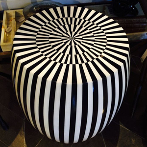 Table d'appoint et tabouret en résine à incrustation de fleurs rondes, magnifique, écologique, de qualité supérieure, artisanal, de luxe, personnalisé - Product Image 1