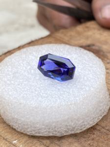 Pierre de coupe ovale fantaisie tanzanite naturelle de super qualité avec une excellente couleur et une loupe naturelle zoisite 10.69 carats propre - Product Image 5