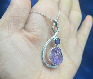 Colgante de plata de amatista cruda, colgante de piedras preciosas de granate de amatista en bruto, colgante de plata de ley 925 para mujer colgante de plata bohemio - Product Image 3