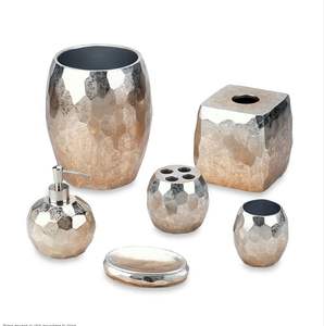 Ensemble de salle de bain en métal de finition haut de gamme pour une décoration de salle de bain sophistiquée, ajoutant une touche moderne avec une élégance métallique - Product Image 2