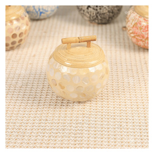 Pot en bambou fait à la main avec incrustations de nacre, couleurs de coquille d'œuf, pot en bambou fait à la main, pot rond en bois avec couvercle pour les fêtes - Product Image 1