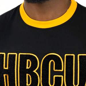 HBCU T-shirt en chenille noir et or pour hommes T-shirt en coton de qualité supérieure Vêtements de fraternité Doux Coupe confortable Logo brodé Vêtements classiques - Product Image 3