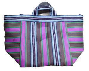 Sacs à main pour femmes à rayures multicolores écologiques sacs de plein air en plastique tissé en nylon recyclé fabriqués en Inde - Product Image 4