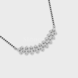 Stonewels Crystal Halo Diamond Silver Mangalsutra Chaîne de perles de mariage avec diamant central entouré de cristaux étincelants - Product Image 4