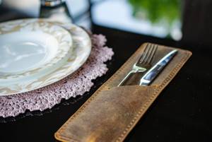 Porte-couverts en cuir PU personnalisé pour le restaurant Organisateur de vaisselle pour hôtel et LYR-0010B de restauration raffinée - Product Image 3