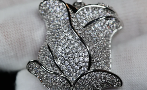 สร้อยคอจี้เพชรโมอิสแฟชั่นดีไซน์ดอกไม้สีเงิน18K ทำจากสเตนเลสสตีลสำหรับเครื่องประดับผู้หญิง - Product Image 3