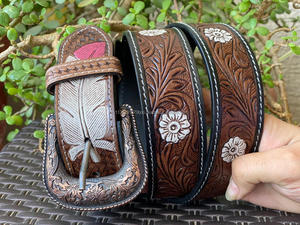 Ceintures en cuir de vachette unisexes élégantes de style occidental, taillées à la main, en acier à haute teneur en laiton, design de cowboy vintage à la mode personnalisé - Product Image 3